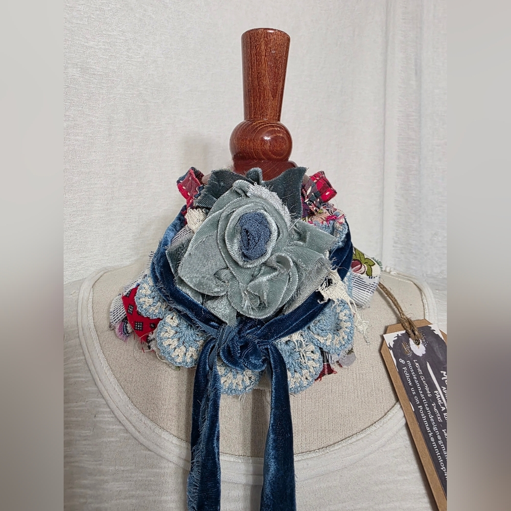 JABOT MOSSIE ANNA ARTISAN DESIGN OOAK NWT Vintage Textiles - Picture 2 of 14